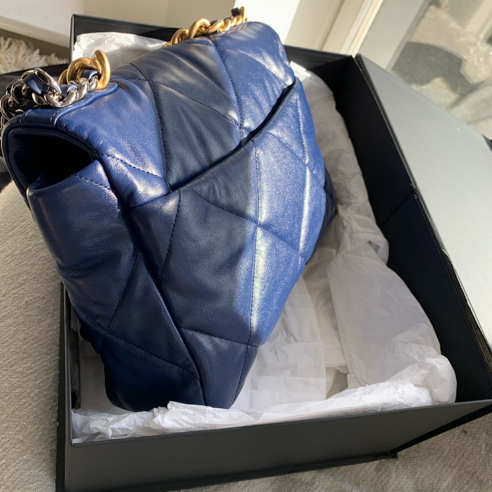 SOLD ON IG: Chanel 19 20C Large Lambskin Flap Bag - Picture 4 of 7